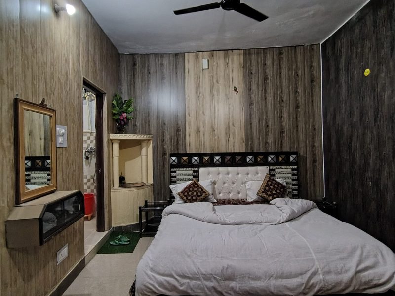 Chacha Sip N Dine Home Stay Sweet Room